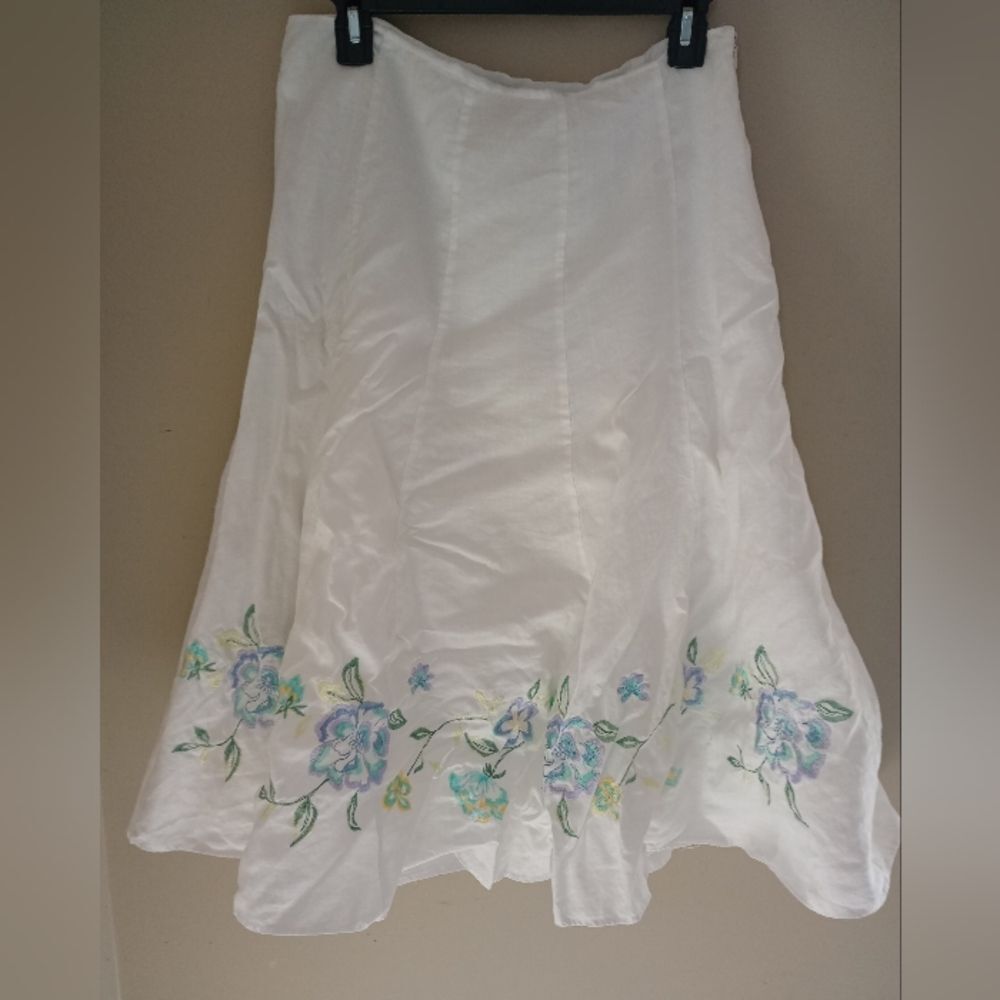 Allison Taylor White 100% Linen Full Skirt Midi Embroidered Size 10